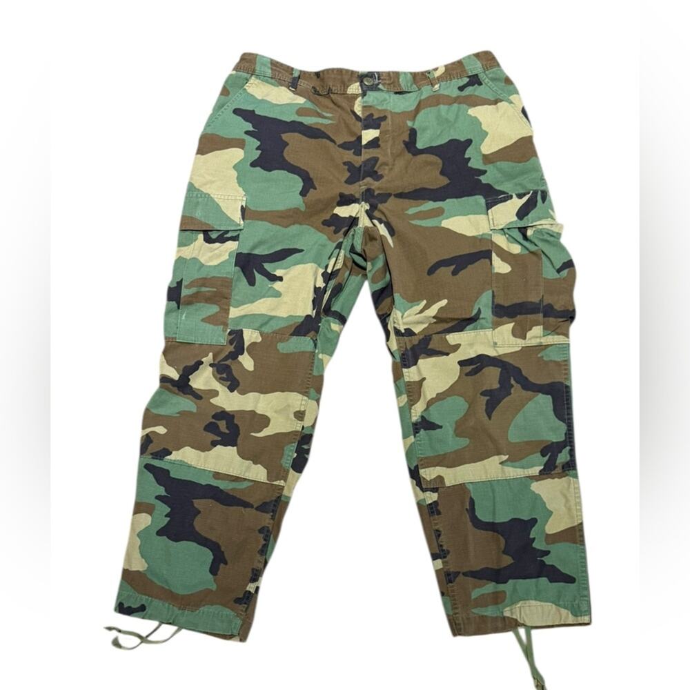 Genuine Military Camouflage Men's Large Short Pants with Button Fly